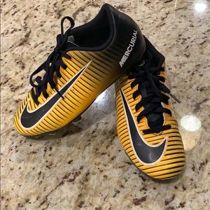 Mercurial Kid Soccer Cleat Size 2Y